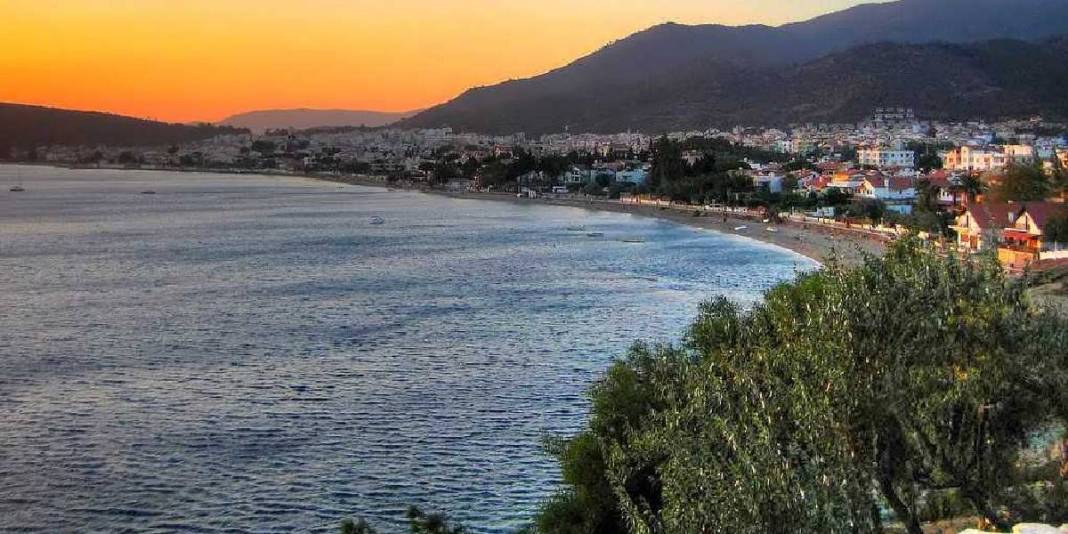 Çocuklu aileler buraya bayılıyor! Sessiz, güvenli, ücretsiz: Yazın aranan sakin plajı 1